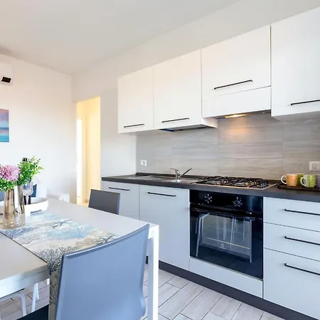 Vista Blu By Interhome *